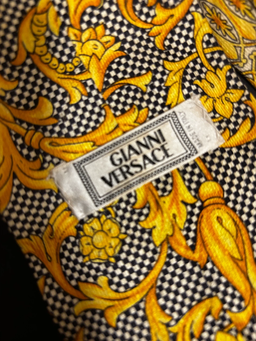ジャンニ・ヴェルサーチ(GIANNI VERSACE)のヴィンテージ・シルクネクタイの写真3枚目