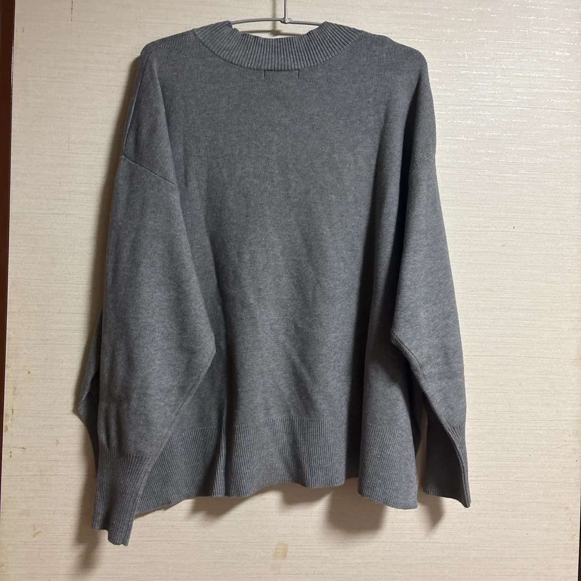 (新品)グローバルワーク メルティVネックニット グレー Mの写真2枚目