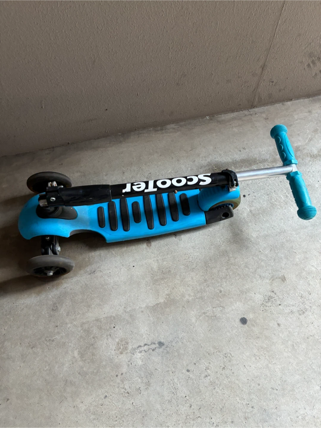 scoojer キックボード 子の写真3枚目