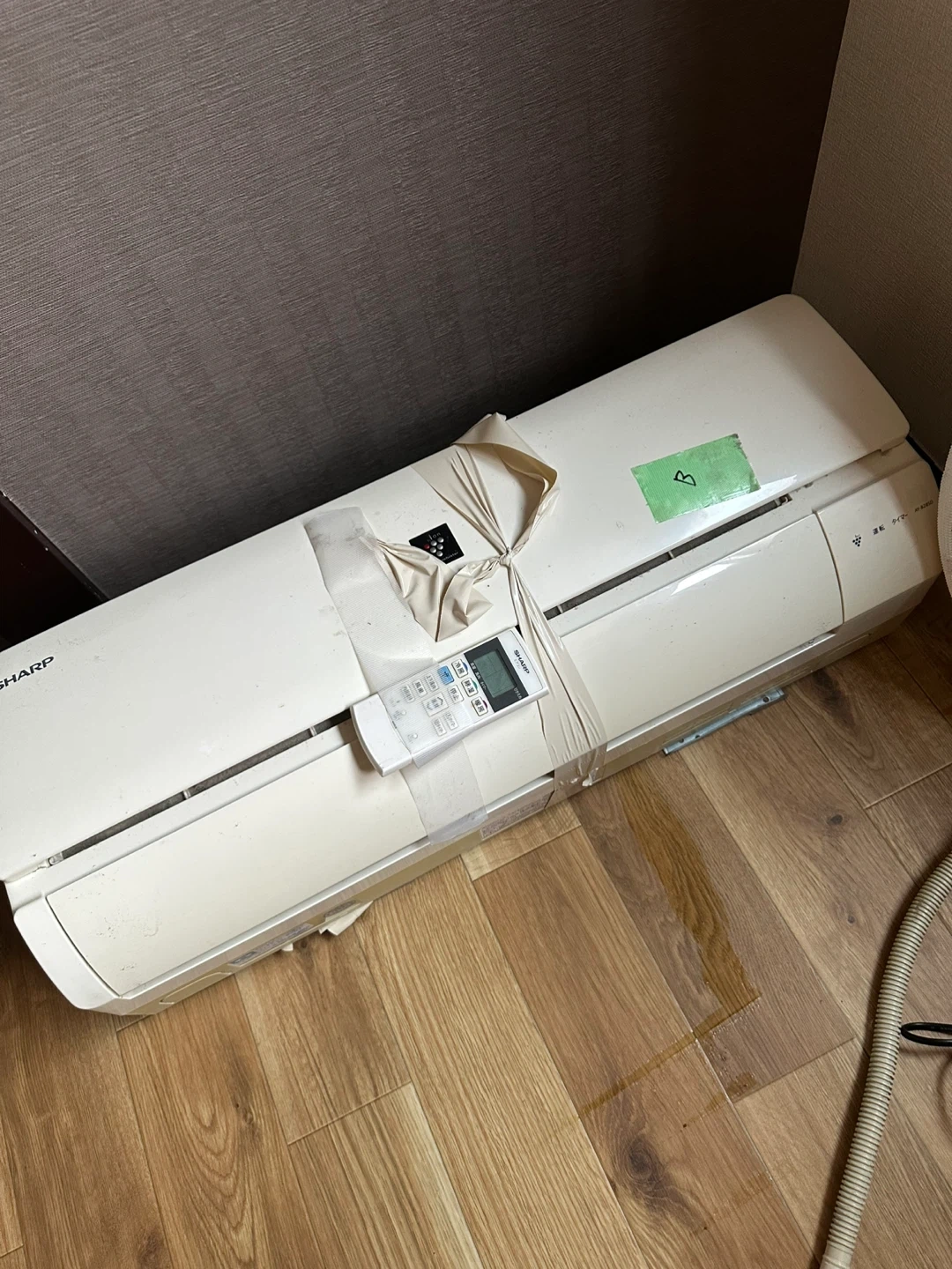 シャープ ルームエアコン AY-B28SD-W 中古