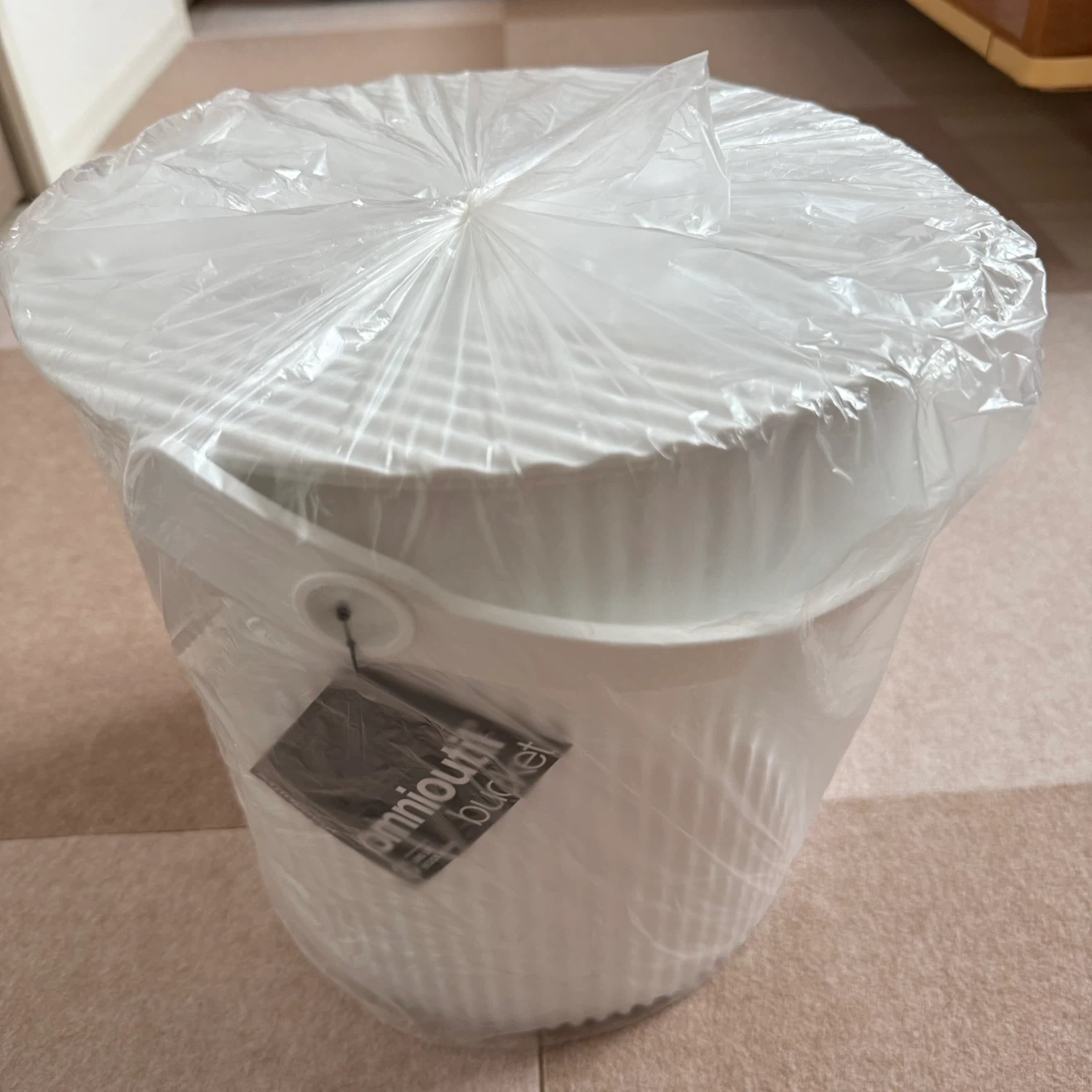 フタ付きバケツ オムニウッティ ホワイト(10L)