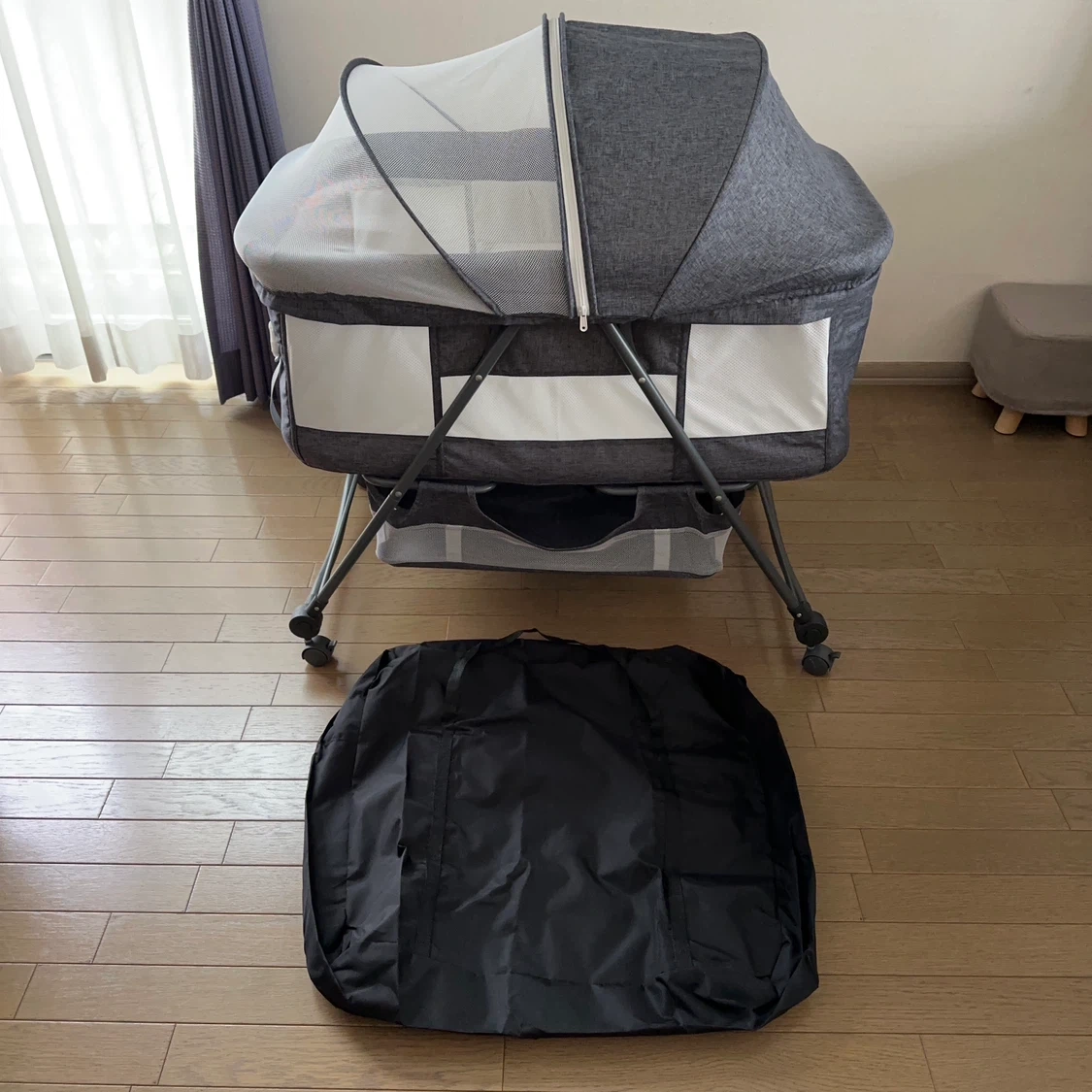 折りたたみベビーベッド グレーの写真3枚目