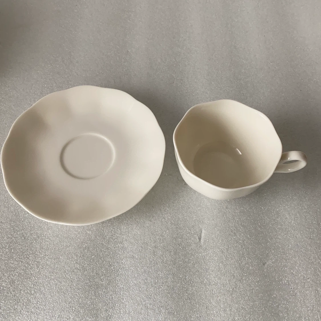 コーヒーカップ&ソーサー 3客セット H206の写真2枚目