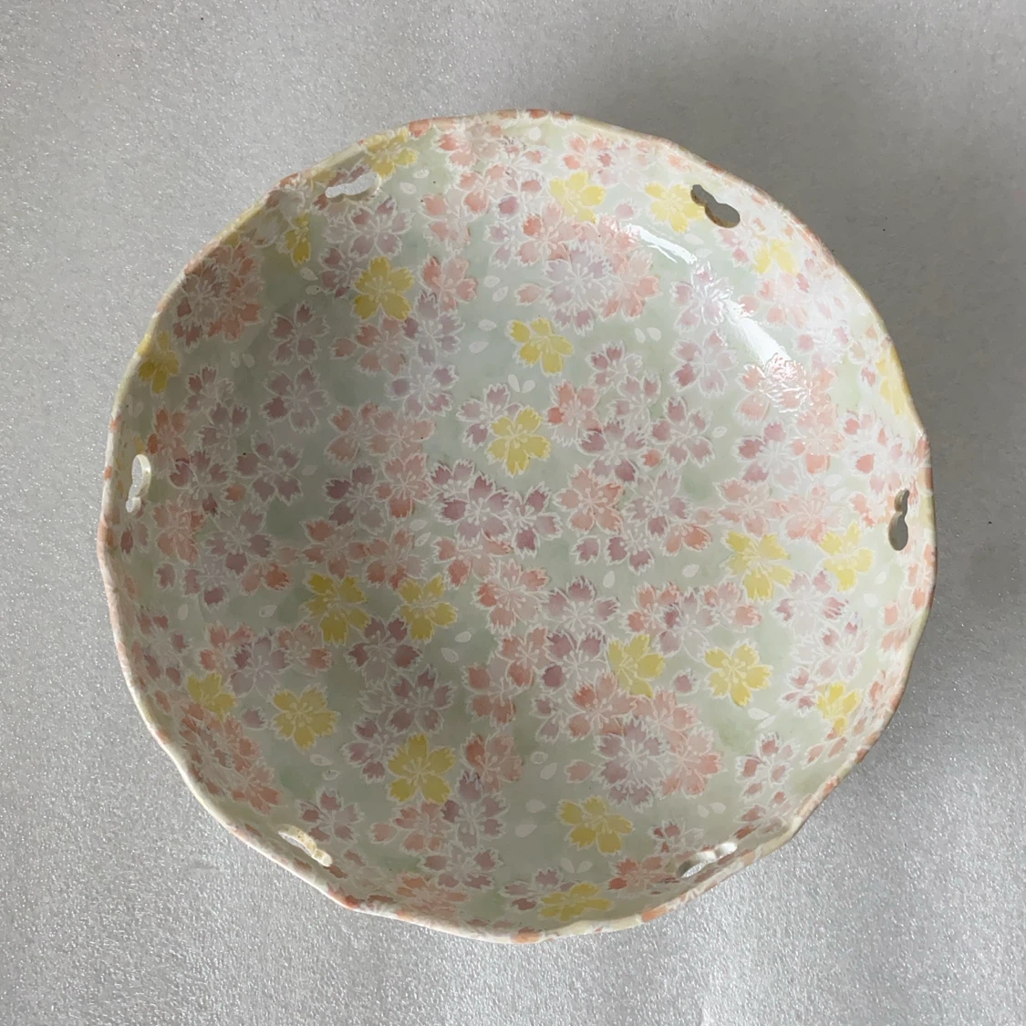 みやび 桜柄 透かし彫り 鉢 陶器の写真4枚目