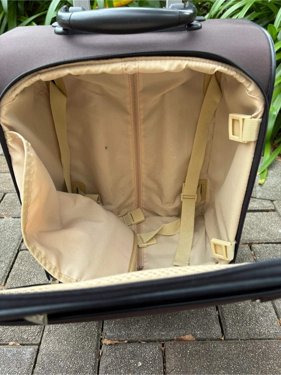4輪ソフトキャリーケース ブラウンの写真3枚目