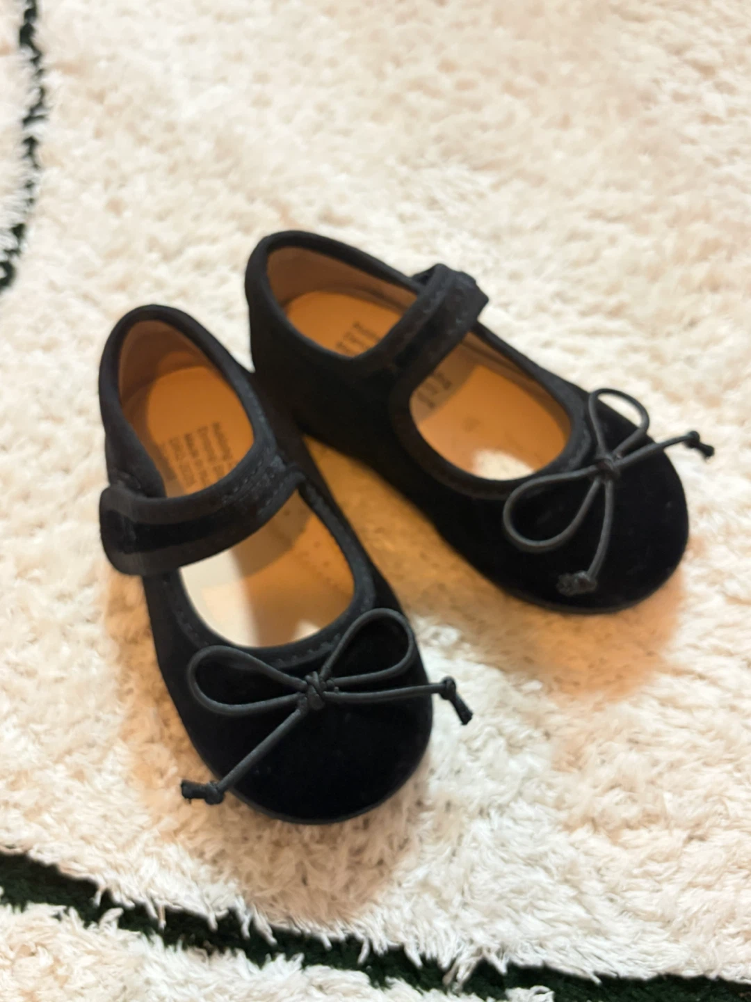 キッズ フラットシューズ 黒の写真2枚目