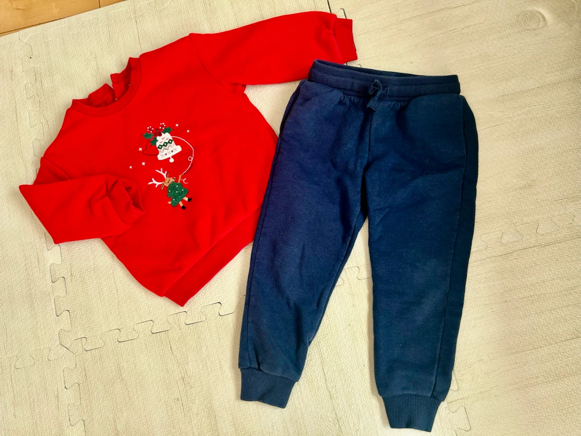 発送可★武蔵小杉★2枚セット★モイモルン 裏起毛トレーナー クリスマス 90cm H＆M ネイビー