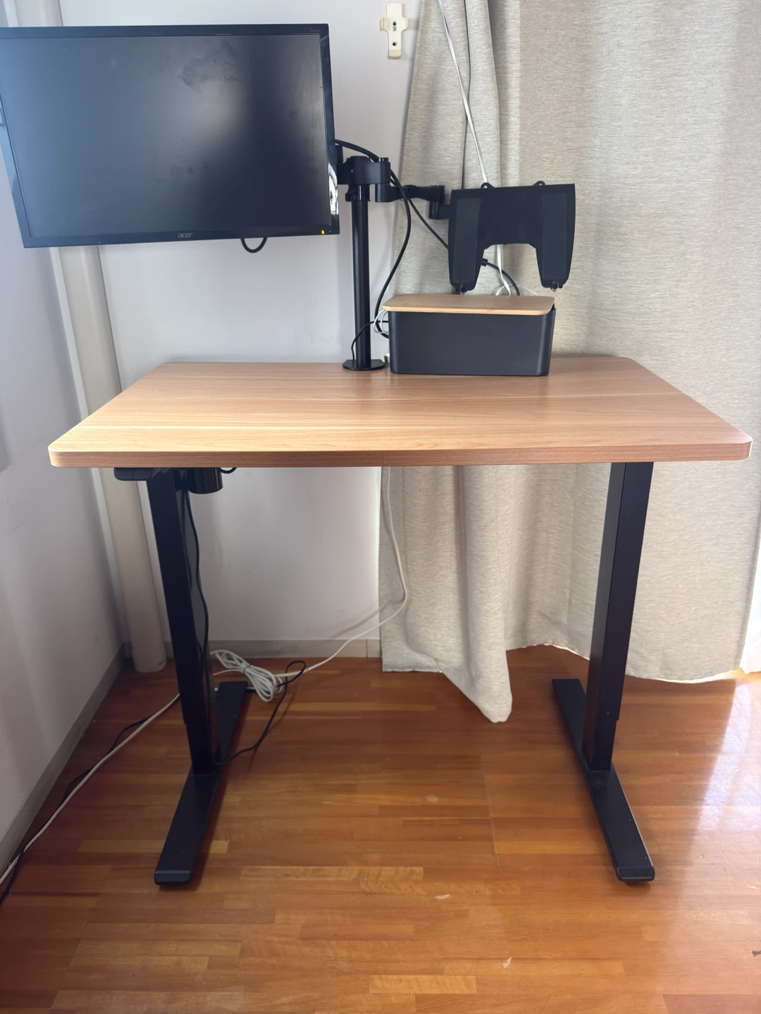 100x60 FlexiSpot 電動昇降デスクモニターアームの写真3枚目