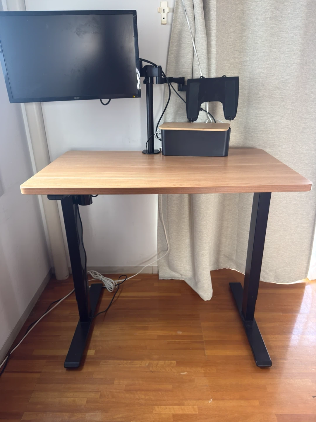 100x60 FlexiSpot 電動昇降デスクモニターアームの写真3枚目