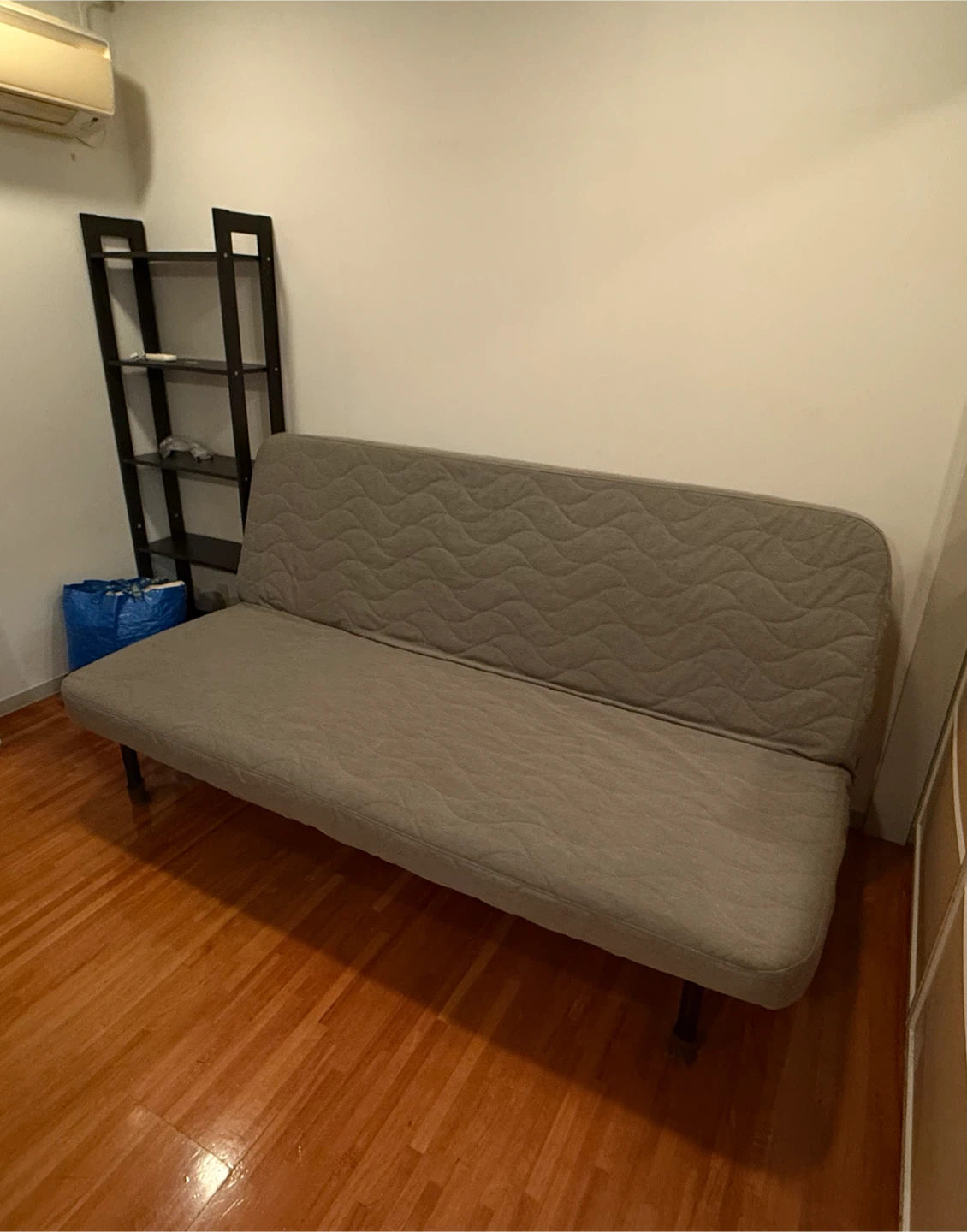 Ikea Nyhamn sofa 折りたたみソファベッド ダークグレーの写真6枚目
