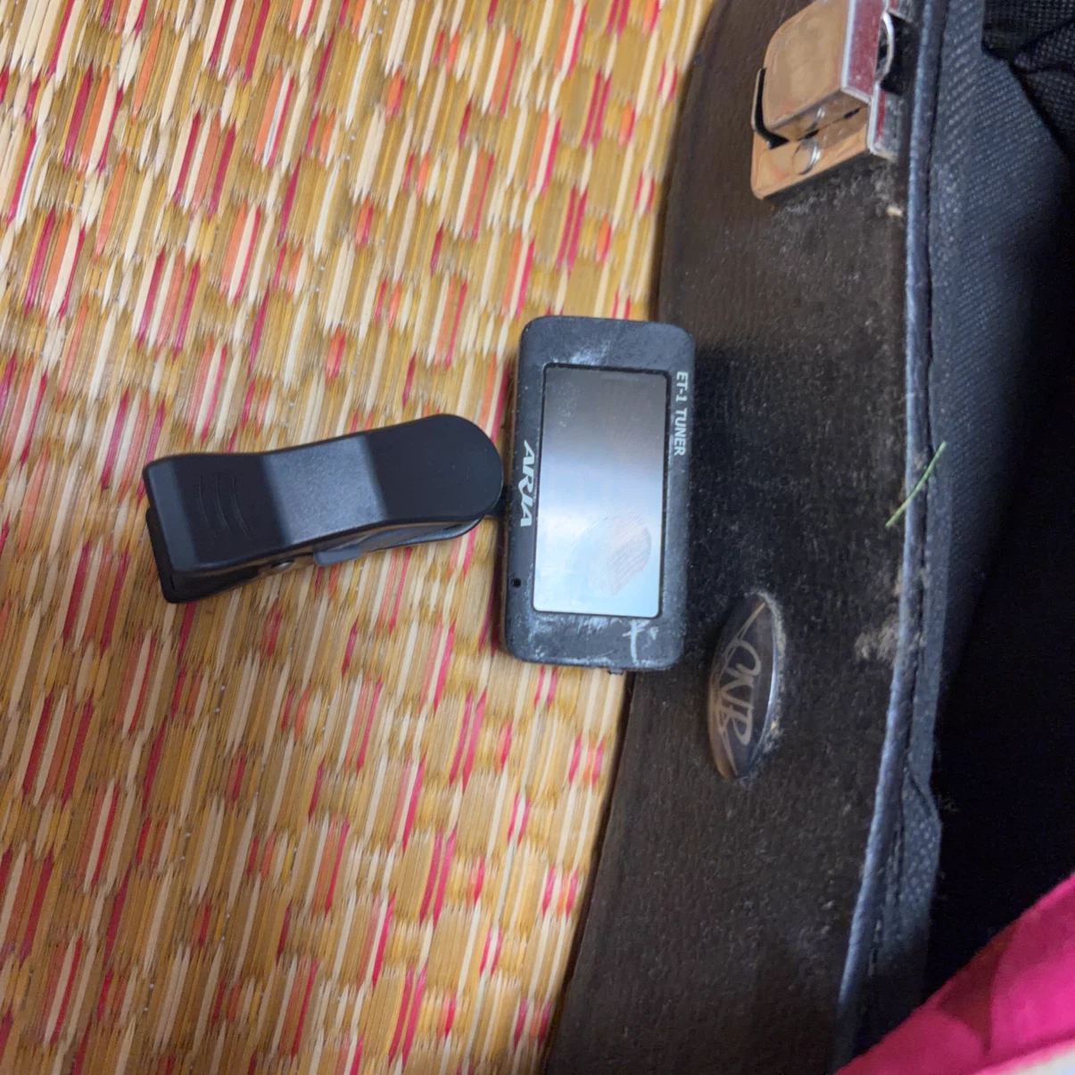 ハワイアンリゾート ウクレレ チューナー付きの写真4枚目