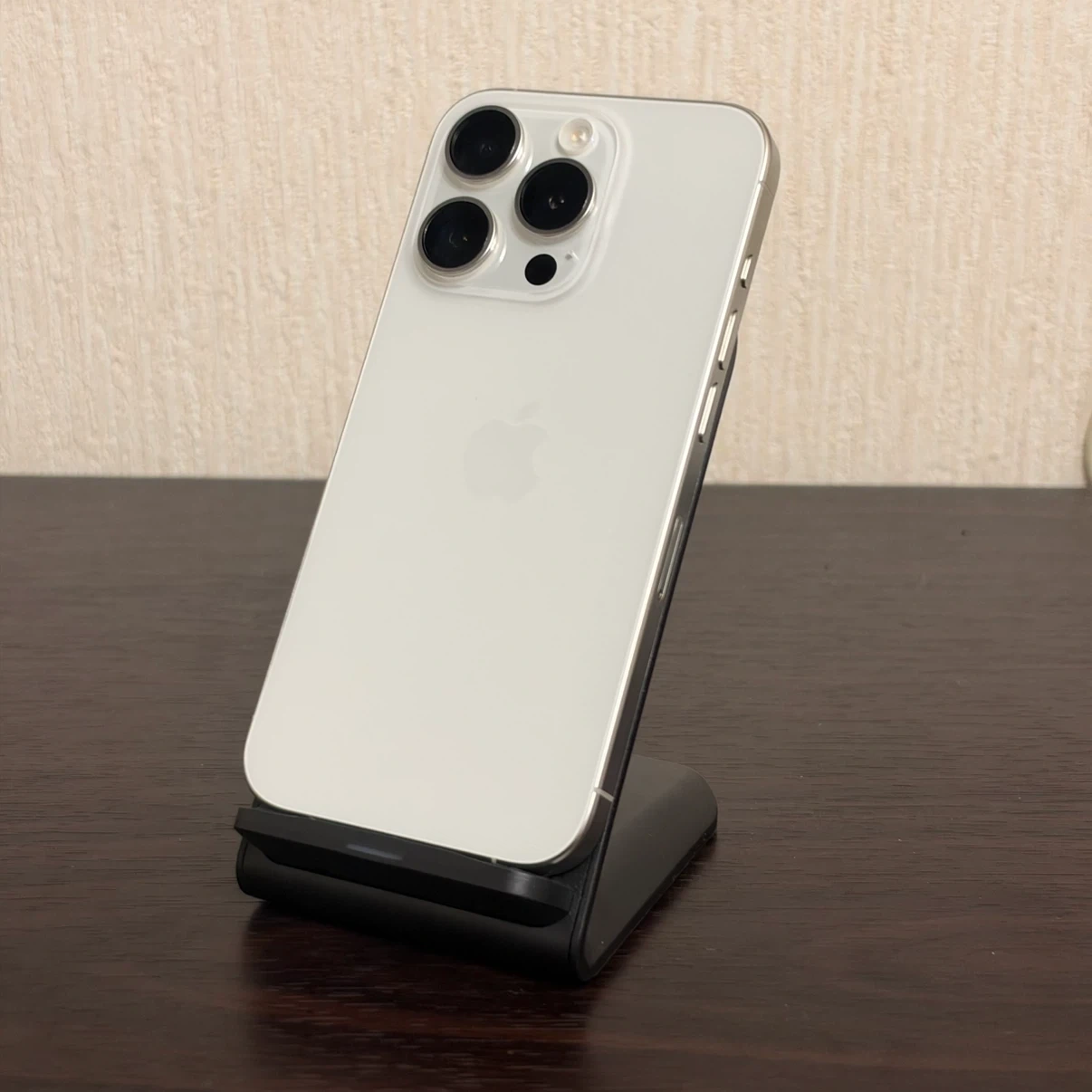 Apple iPhone 15 Pro 128GB ホワイトチタニウム