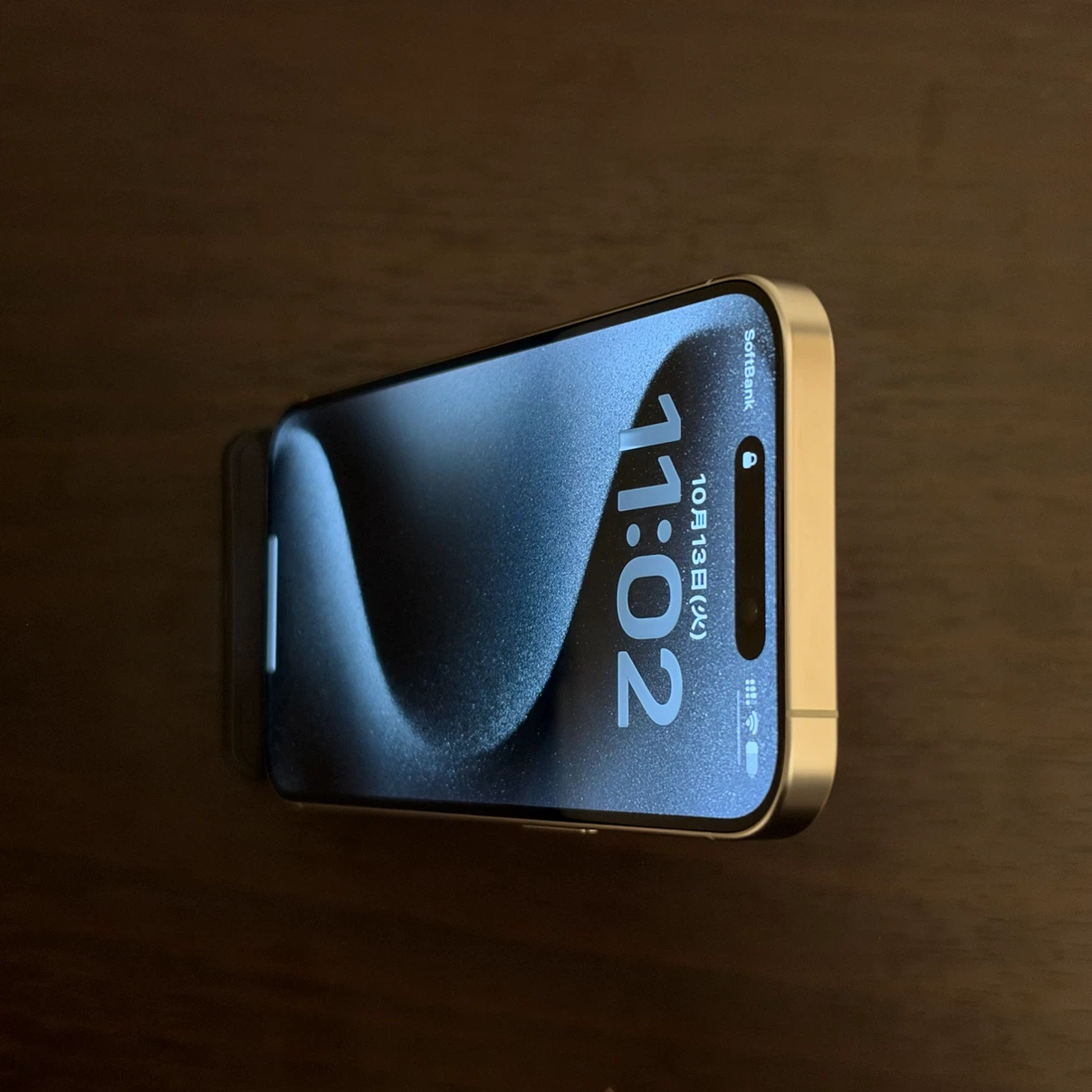 Apple iPhone 15 Pro 128GB ホワイトチタニウムの写真2枚目