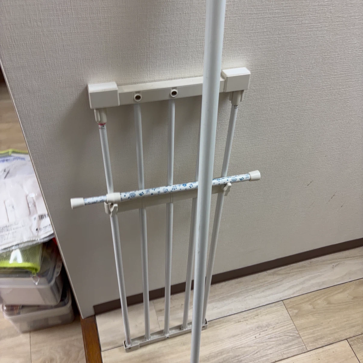 突っ張り式 物干しスタンドの写真2枚目