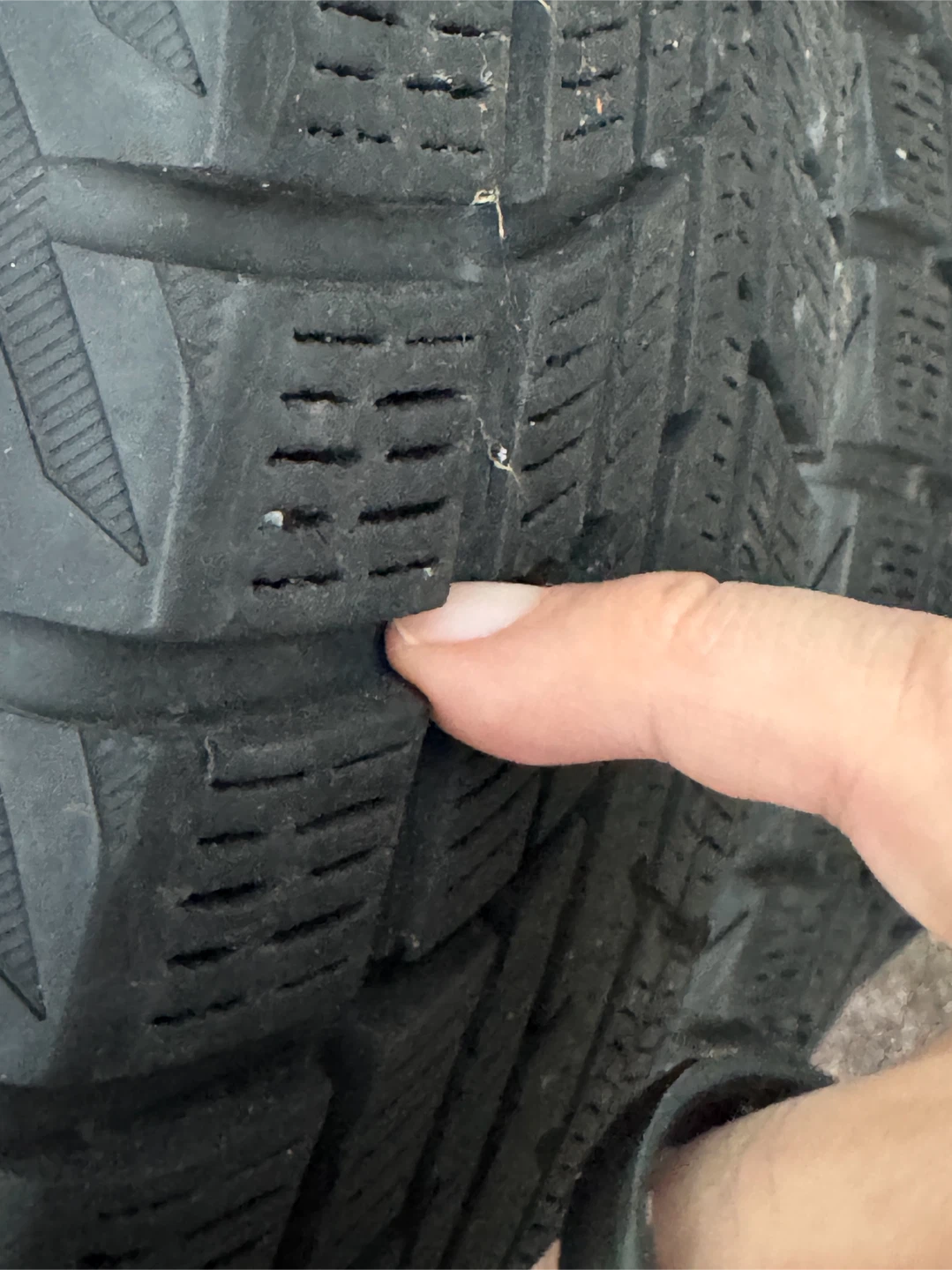 ヨコハマ スタッドレスタイヤ 4本セット 195/65R15の写真4枚目