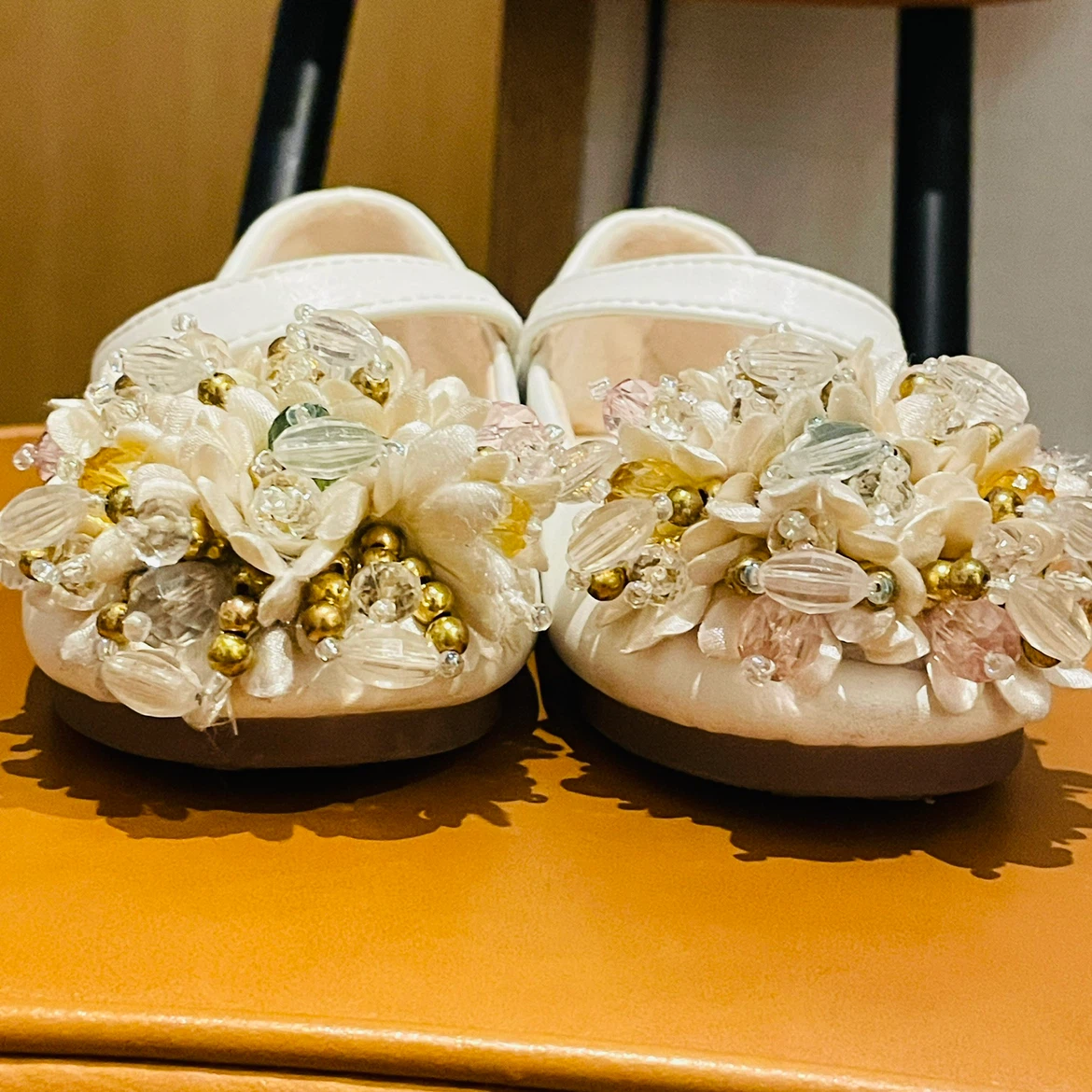 キッズ フォーマルシューズ 白 15cm ビジュー付の写真4枚目