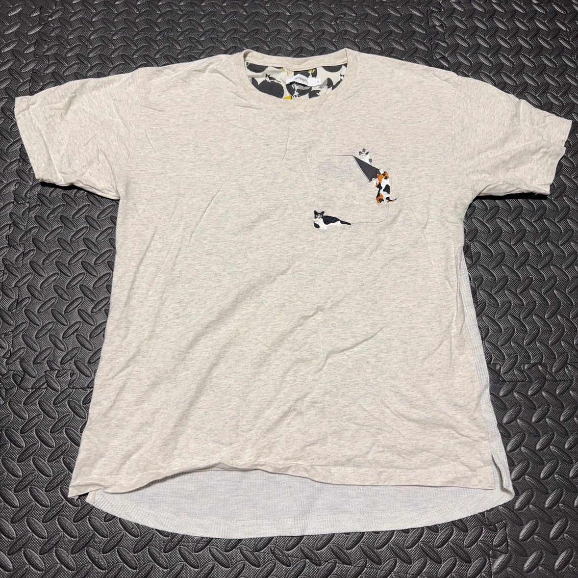 グラニフ 猫刺繍 Tシャツ Sサイズ