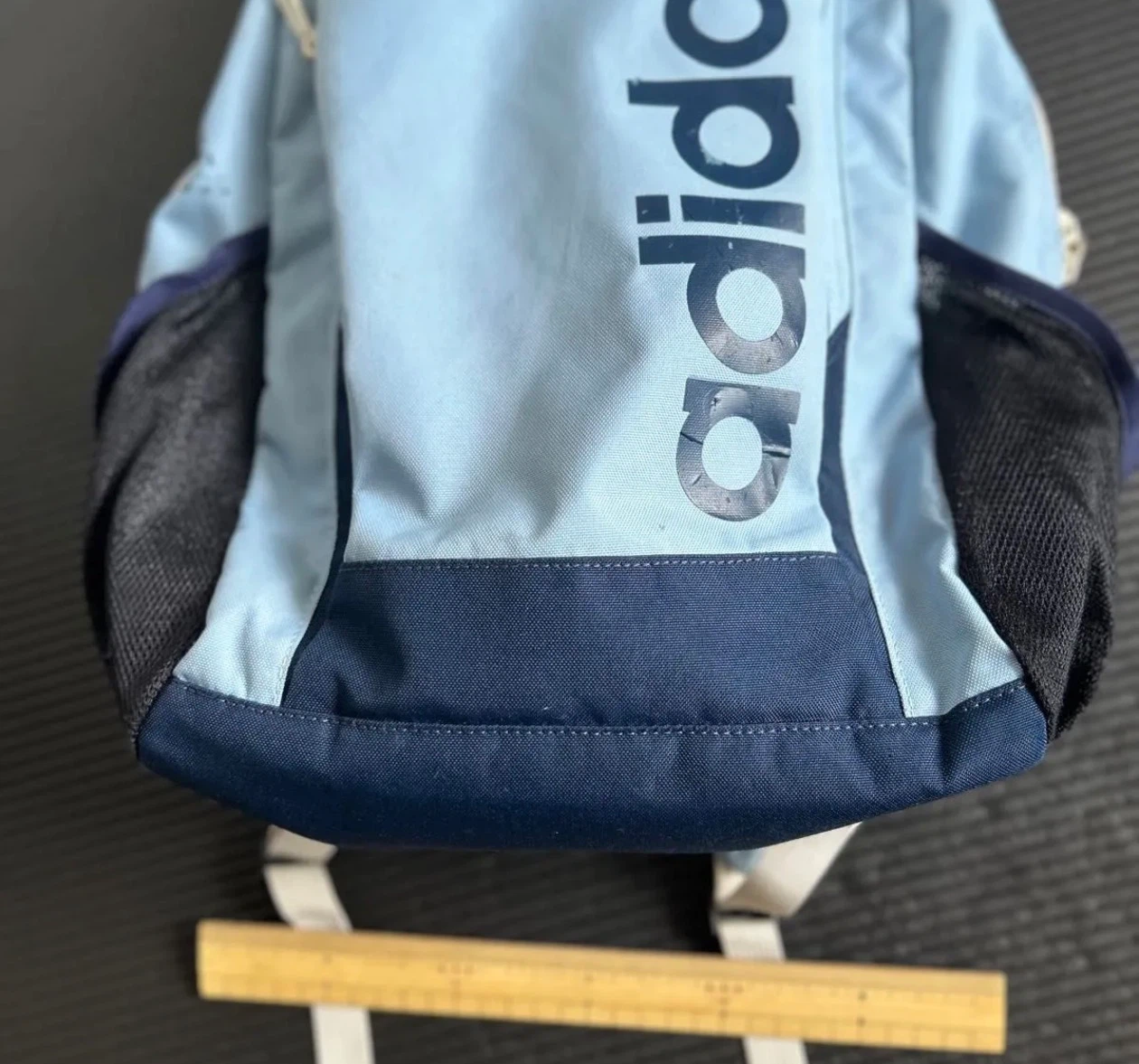 アディダス バックパック ライトブルーの写真3枚目