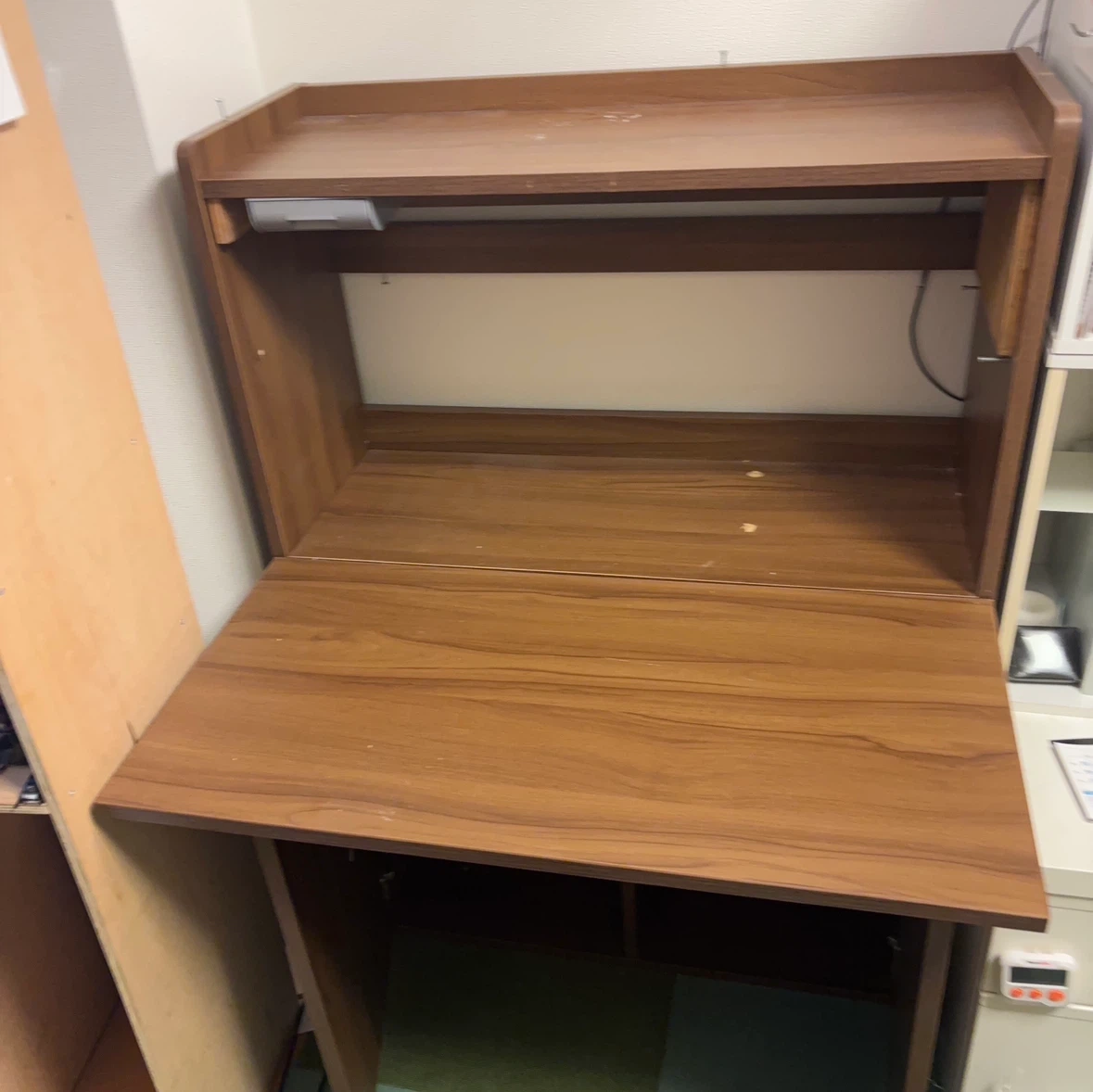木製ライティングデスク 収納付き