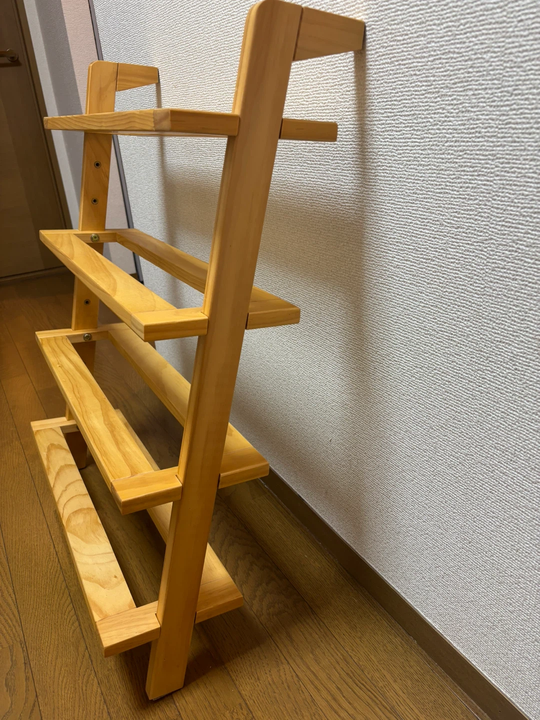 【値下げ！】立てかけ式木製シューズラック4段の写真2枚目