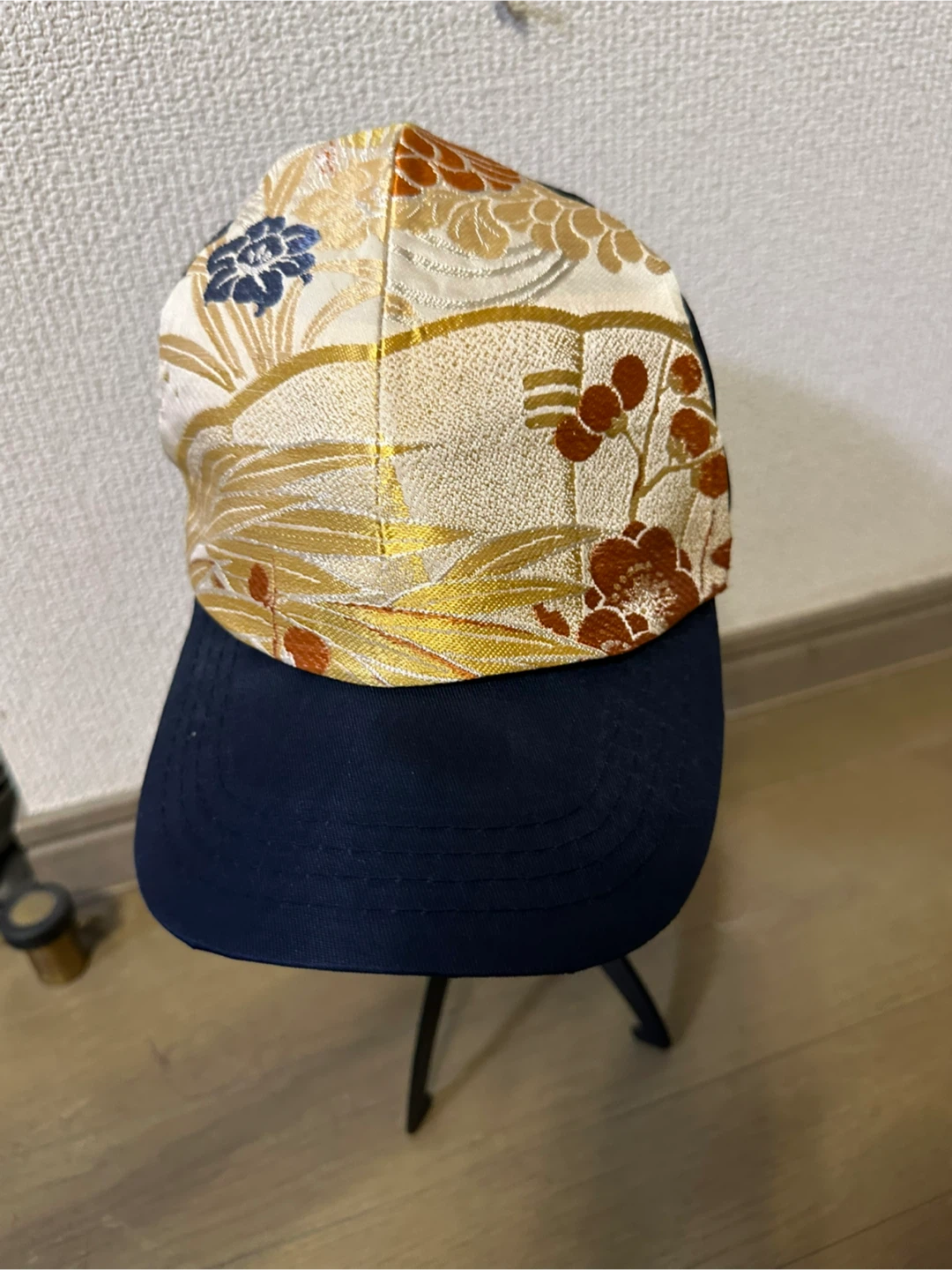 新品 和柄 金襴袋帯リメイク　キャップ ネイビーの写真2枚目