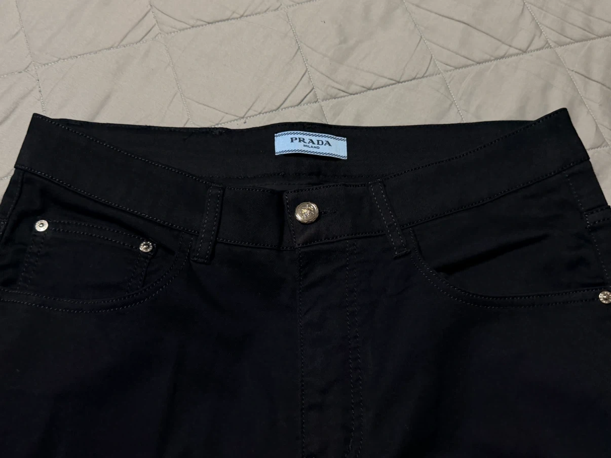 新品・未使用プラダ ブラック デニムパンツ