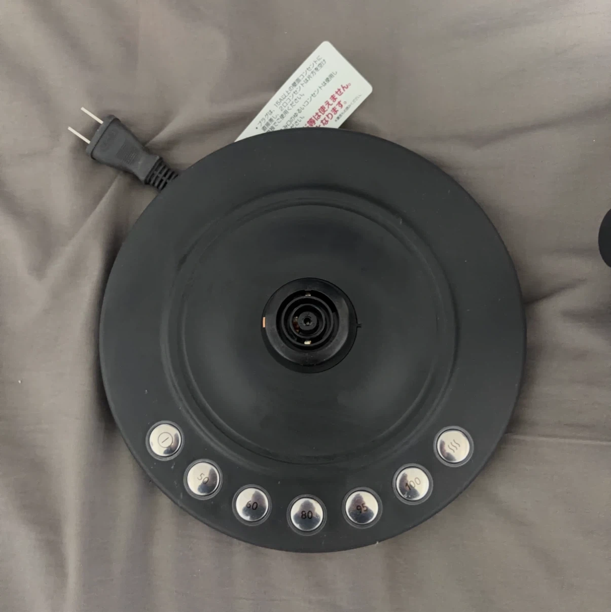 デロンギ 電気ケトル KBOE1230J-GYの写真3枚目