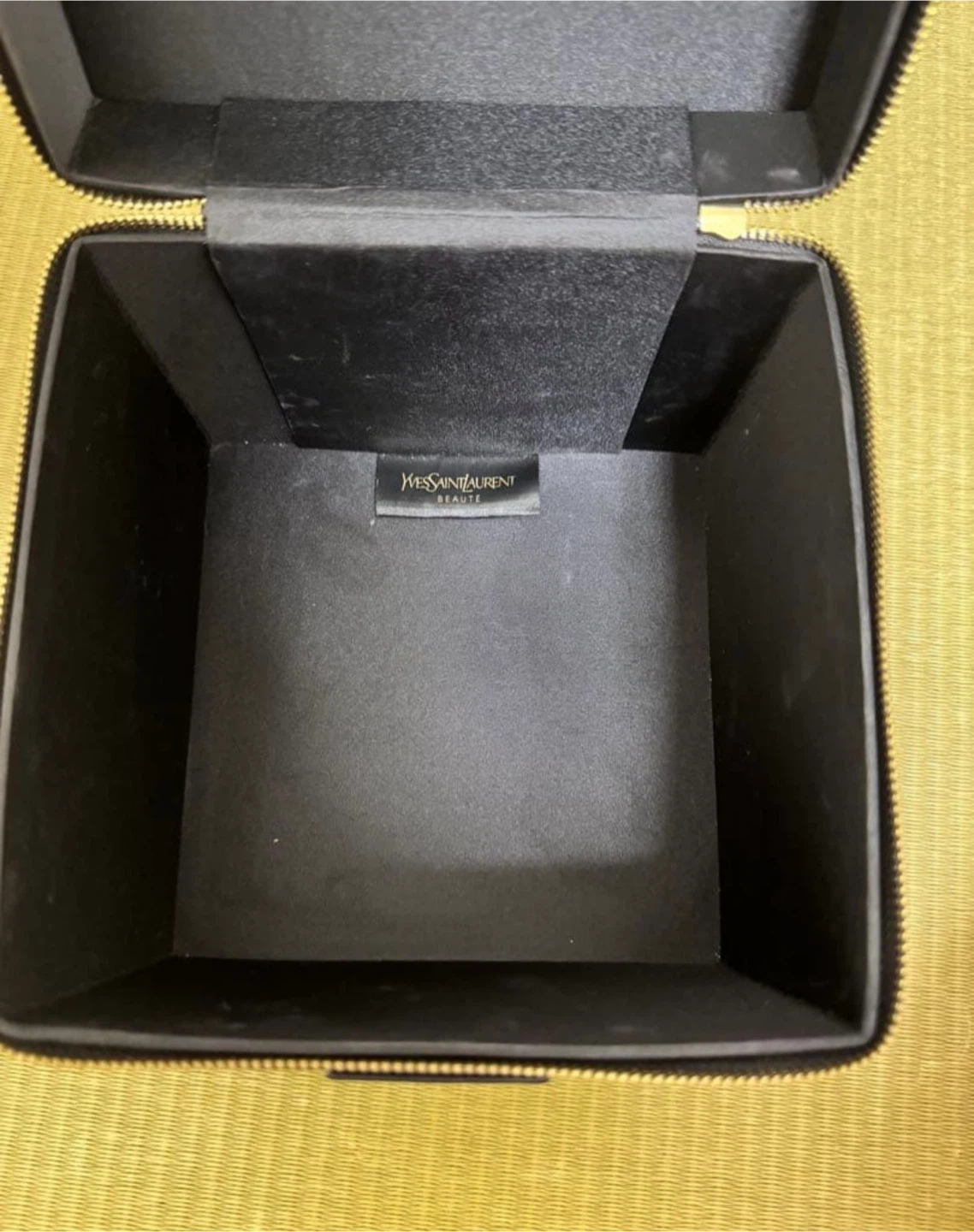 YSL コスメ収納ボックス 希少品の写真3枚目