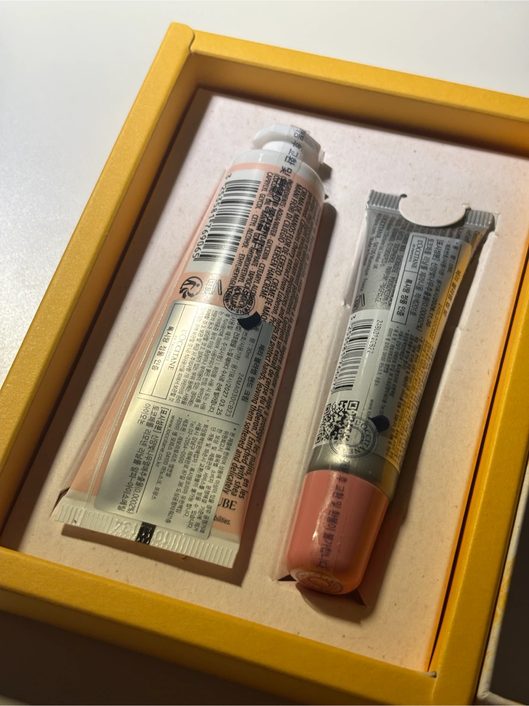 ロクシタン チェリーブロッサム セット ハンドクリーム リップの写真2枚目