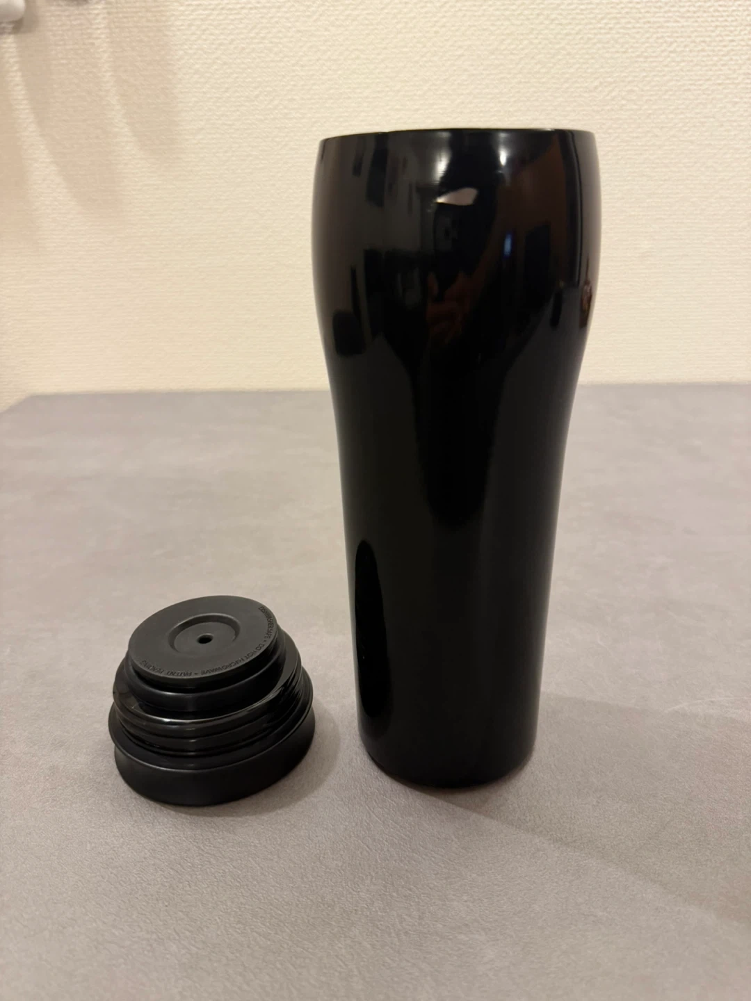 【新品・未使用】Mighty Mug GO 16oz ブラック タンブラーの写真4枚目