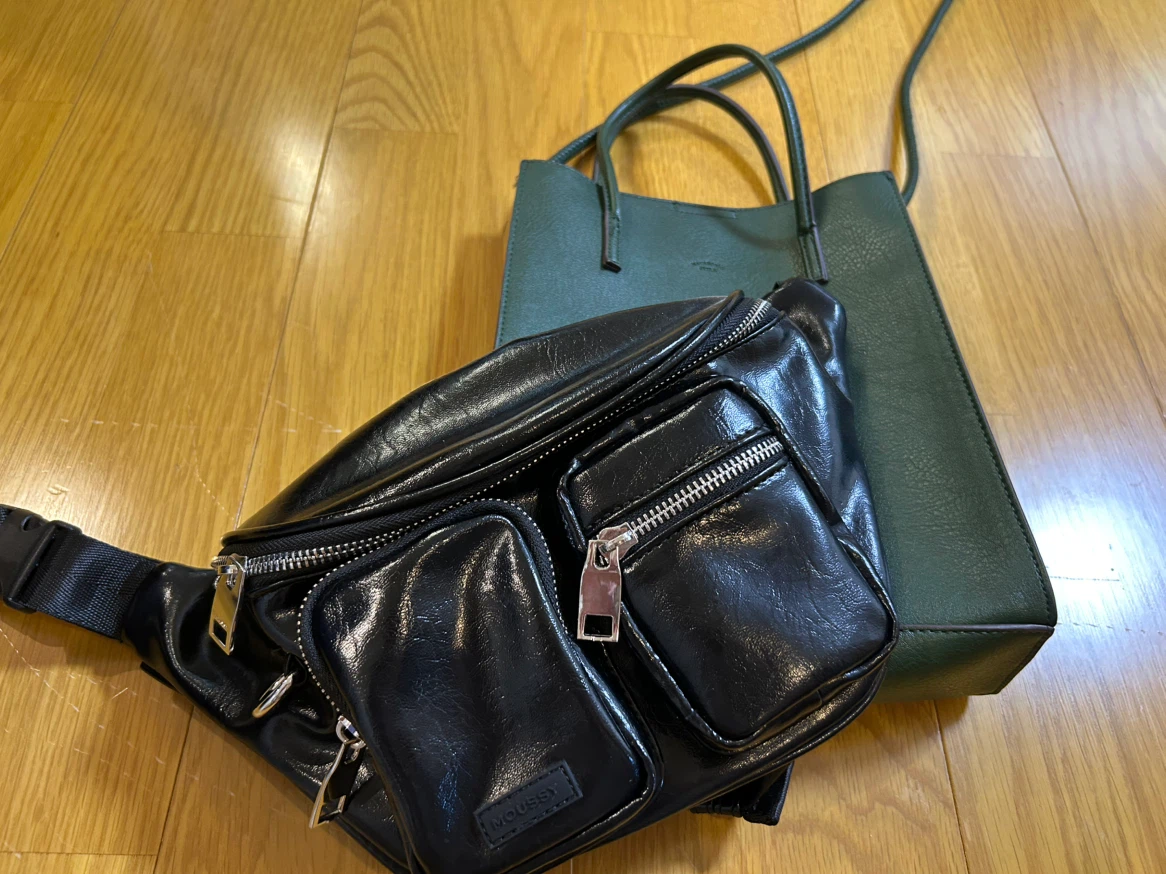 マウジー ボディバッグ　マカロニックスタイルのショルダーバッグ