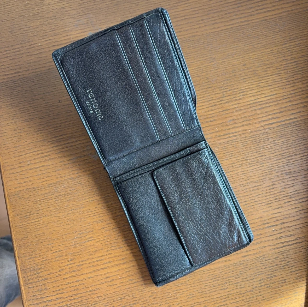 レノマ 二つ折り財布 ブラックの写真2枚目