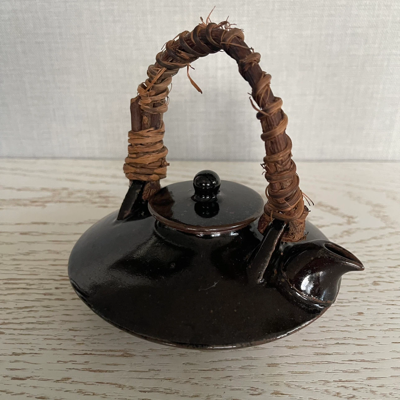 黒釉 陶器  土瓶 蔓付き