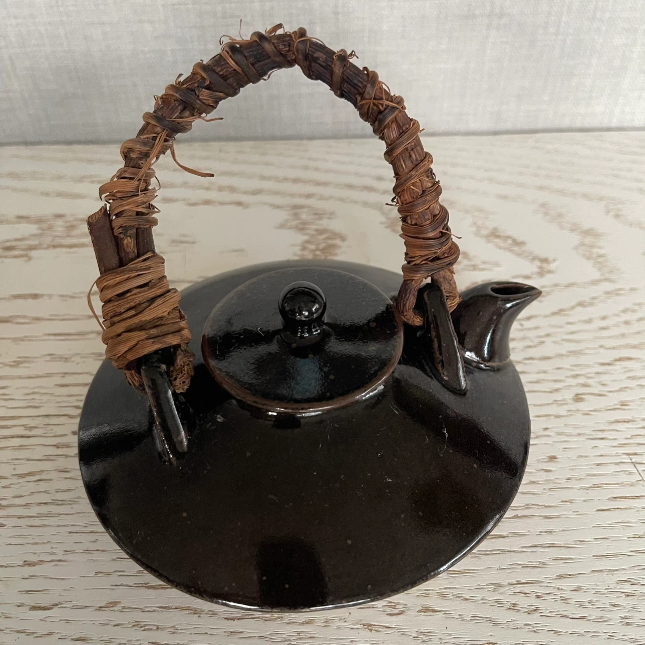 黒釉 陶器 土瓶 蔓付きの写真2枚目