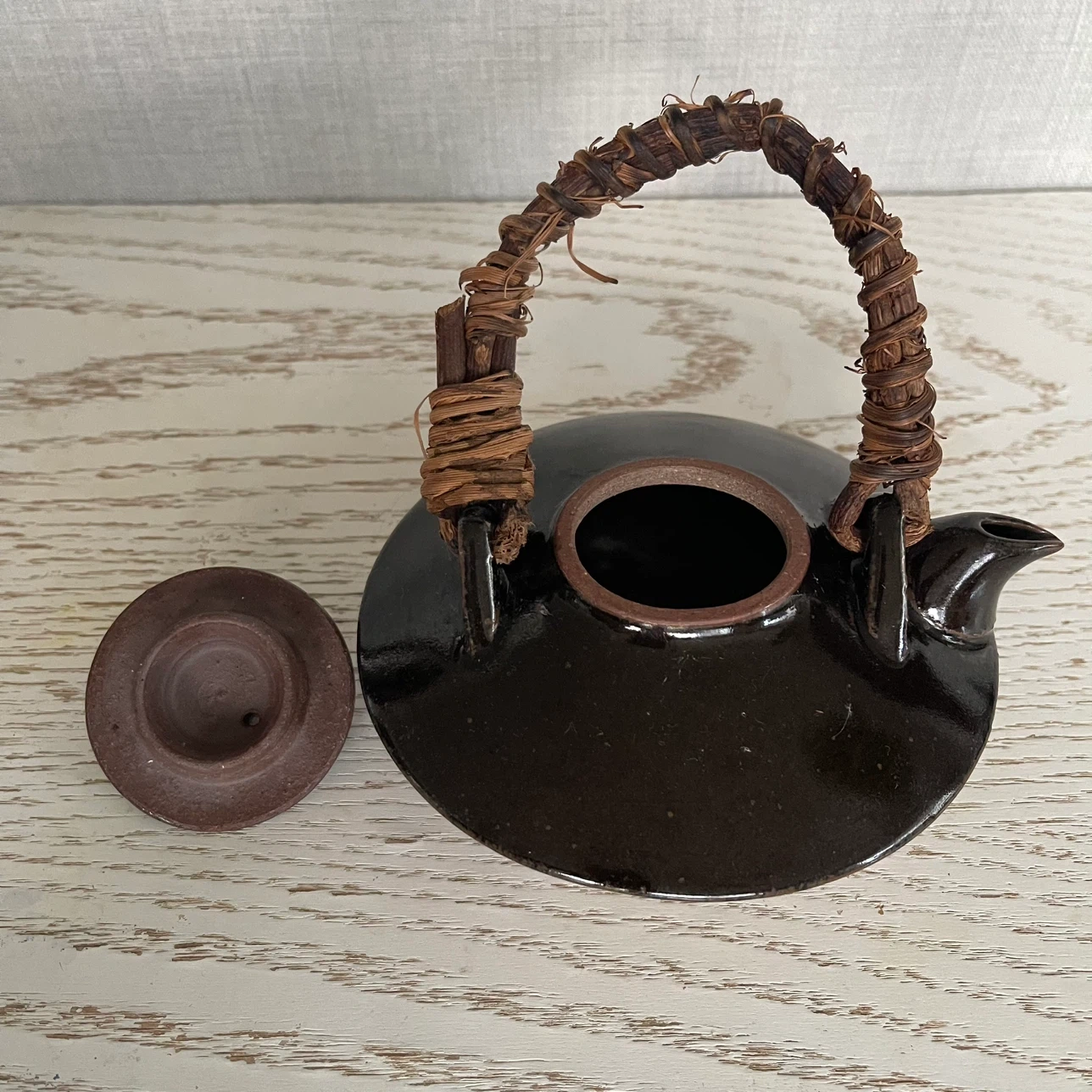 黒釉 陶器 土瓶 蔓付きの写真3枚目