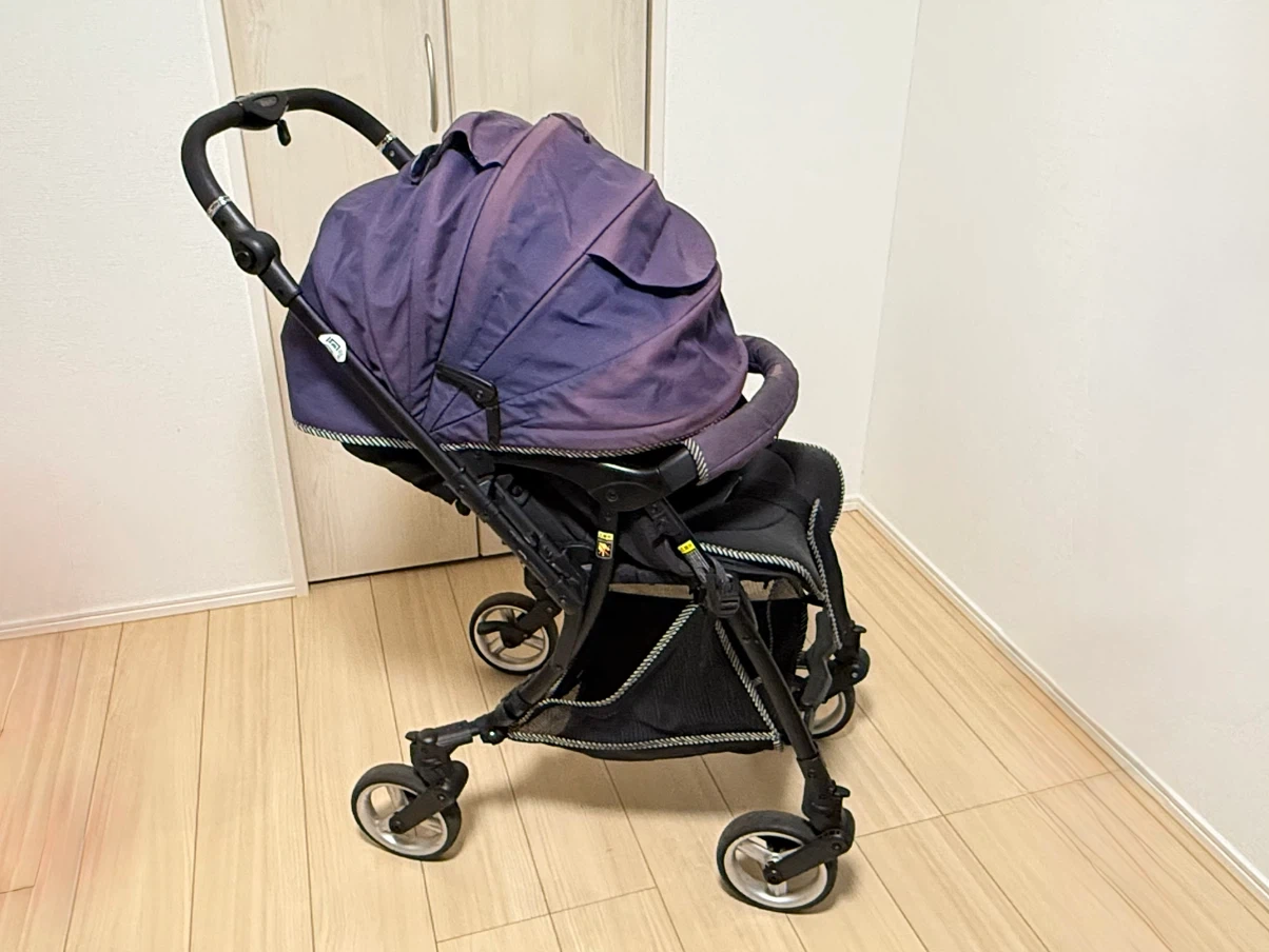 Pigeon Runfee Lino’n RB0L ピジョン製べビーカー シングルタイヤ ランフィリノン ネイビーの写真2枚目