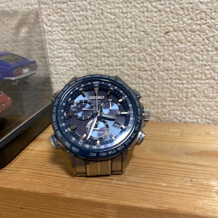 セイコー アストロン GPSソーラー 腕時計の写真2枚目