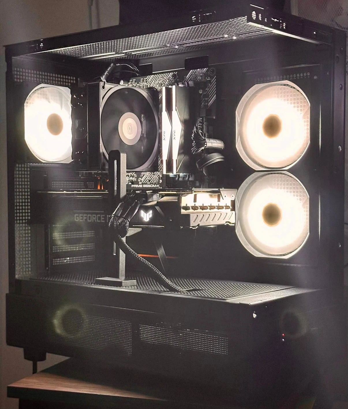 自作ゲーミングPC モンテックケース搭載の写真4枚目