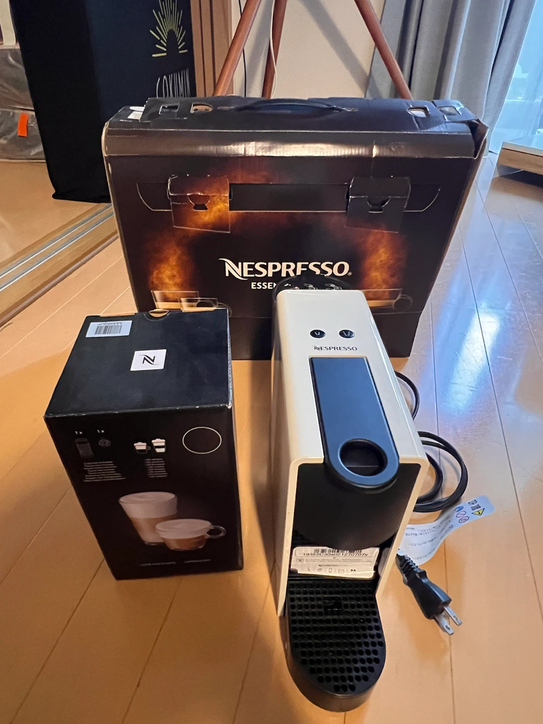 ネスプレッソ エッセンサ ミニ C30 ピュアホワイト コーヒーメーカーの写真3枚目