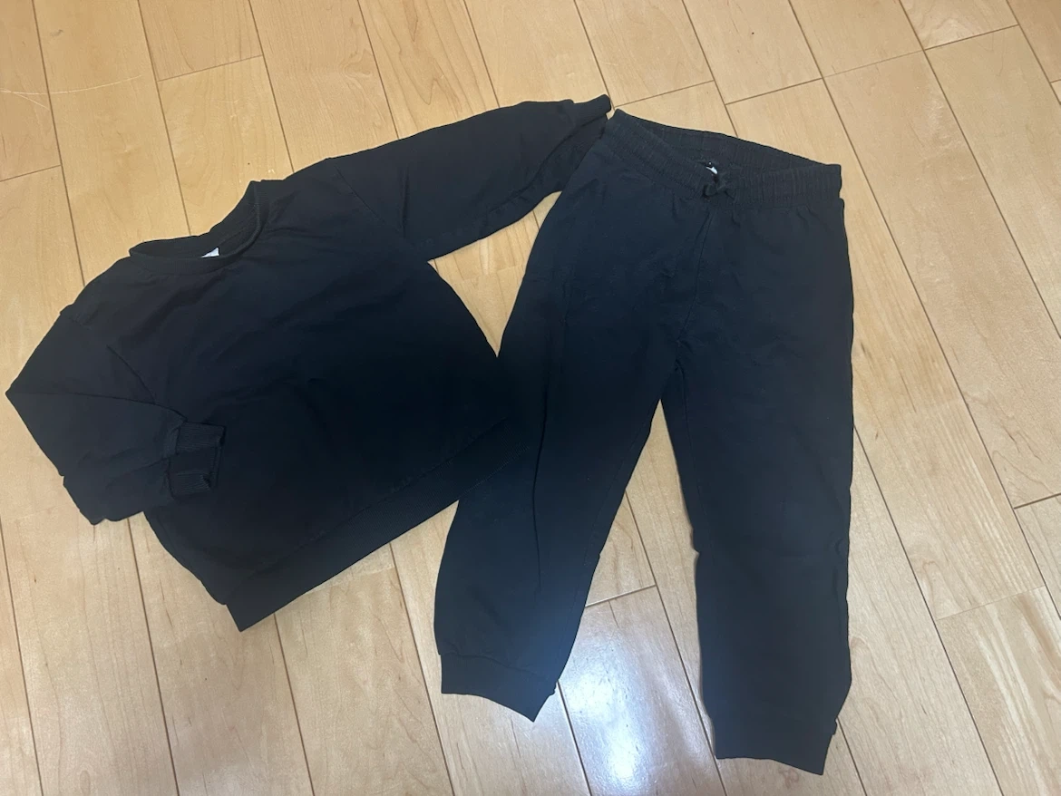 武蔵小杉★H&M 子供服 ブラック セットアップ ベビー服 100cm 保育園 スウェットの写真2枚目