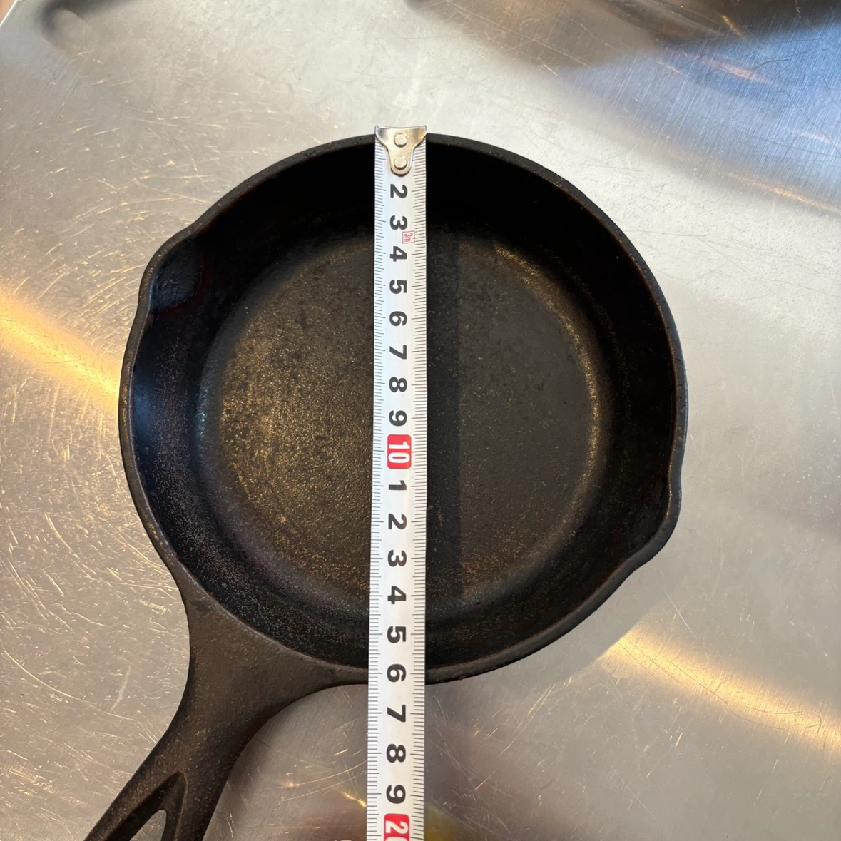 ロッジ スキレット 16cm キャストアイアンの写真3枚目