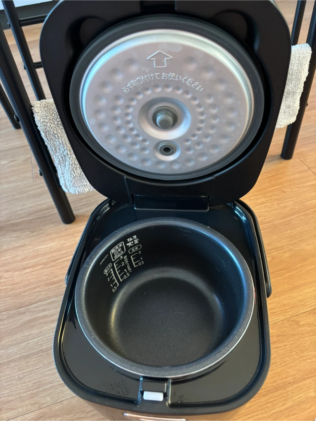 アイリスオーヤマ 炊飯器 RC-MA30AZ-B 3合 ブラックの写真4枚目