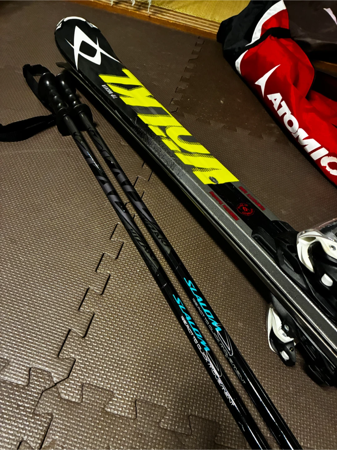 フォルクル スキー板 RTM 166cm ストック・ケース付きの写真2枚目