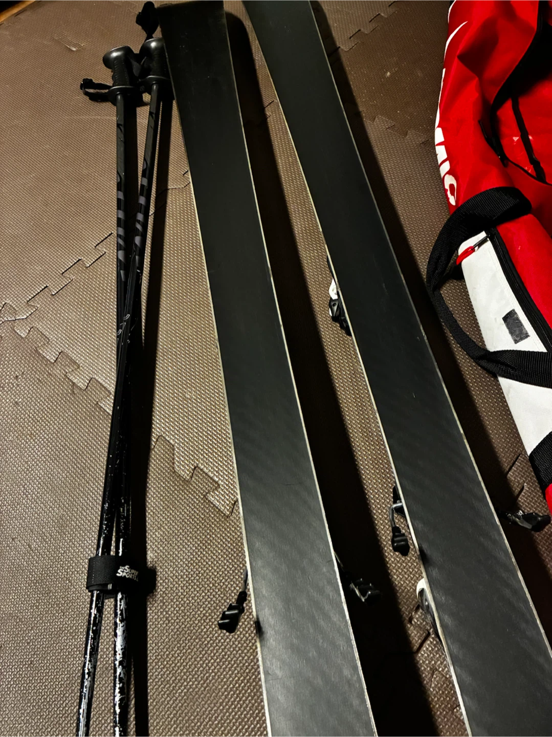 フォルクル スキー板 RTM 166cm ストック・ケース付きの写真3枚目
