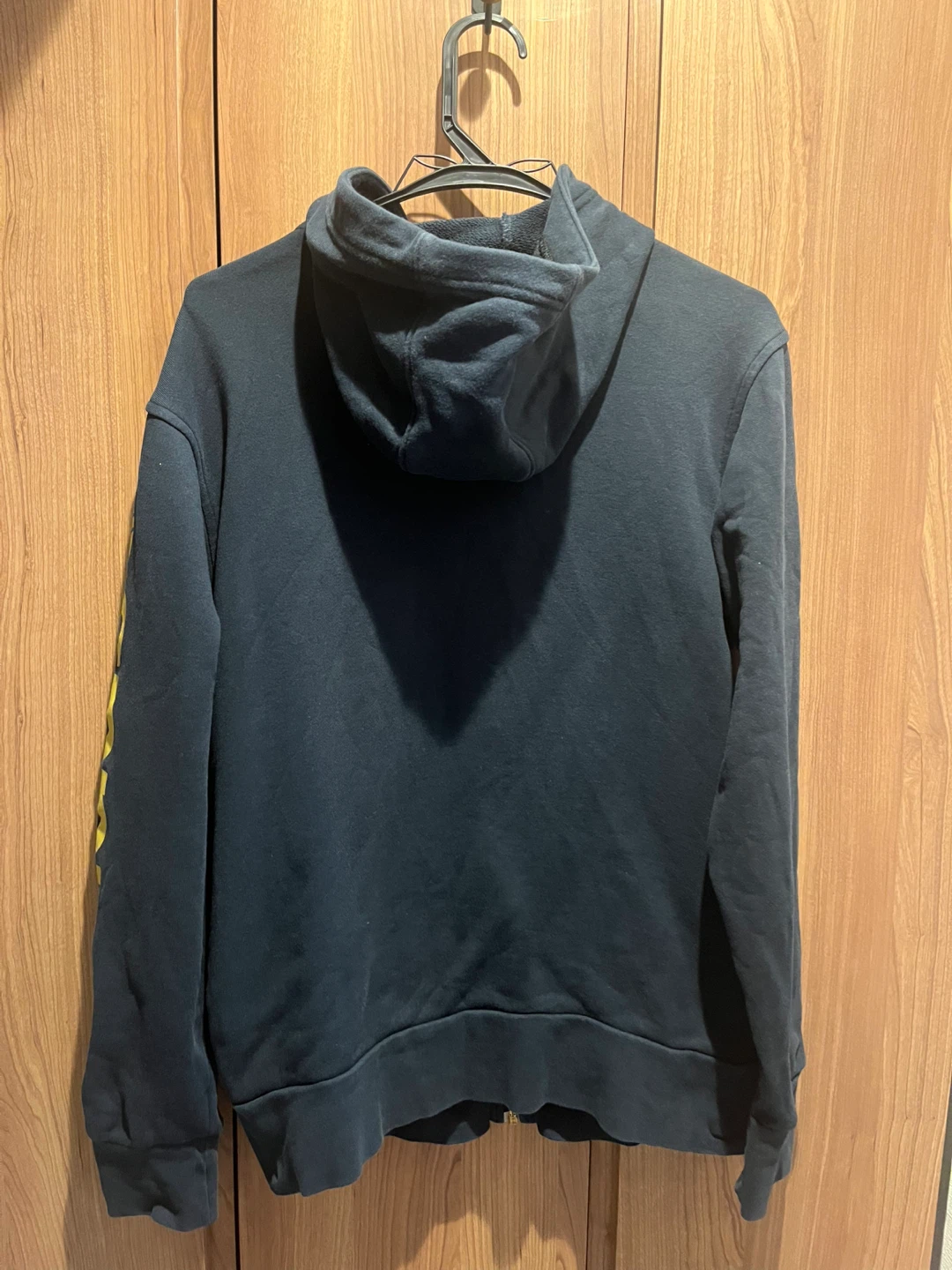 adidas neo アディダス  ネオ　フルジップスウェットパーカー ブラック×ゴールドの写真2枚目