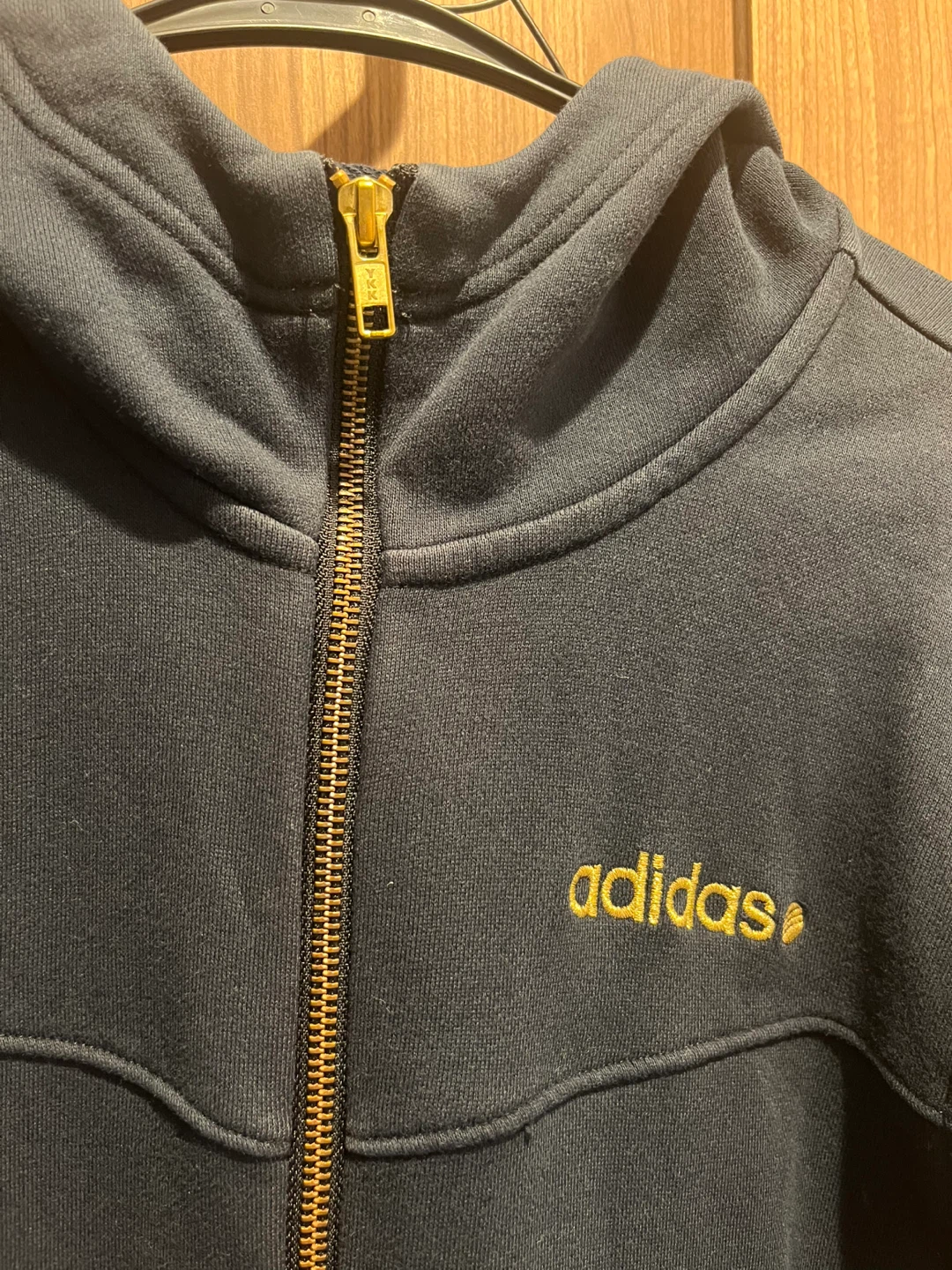 adidas neo アディダス  ネオ　フルジップスウェットパーカー ブラック×ゴールドの写真3枚目