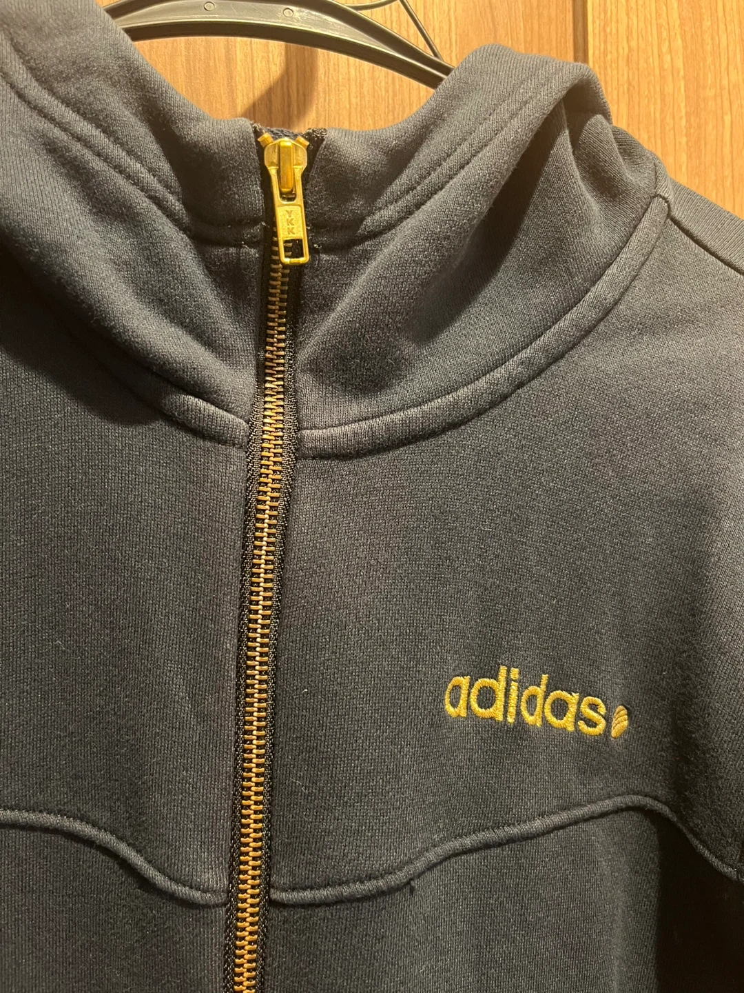 adidas neo アディダス ネオ フルジップスウェットパーカー ブラック×ゴールドの写真3枚目