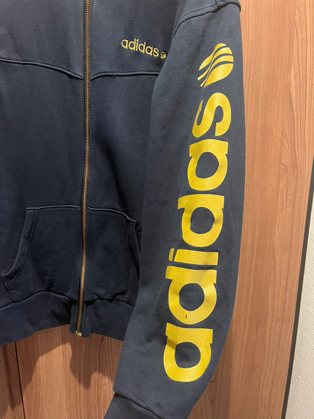 adidas neo アディダス  ネオ　フルジップスウェットパーカー ブラック×ゴールドの写真6枚目