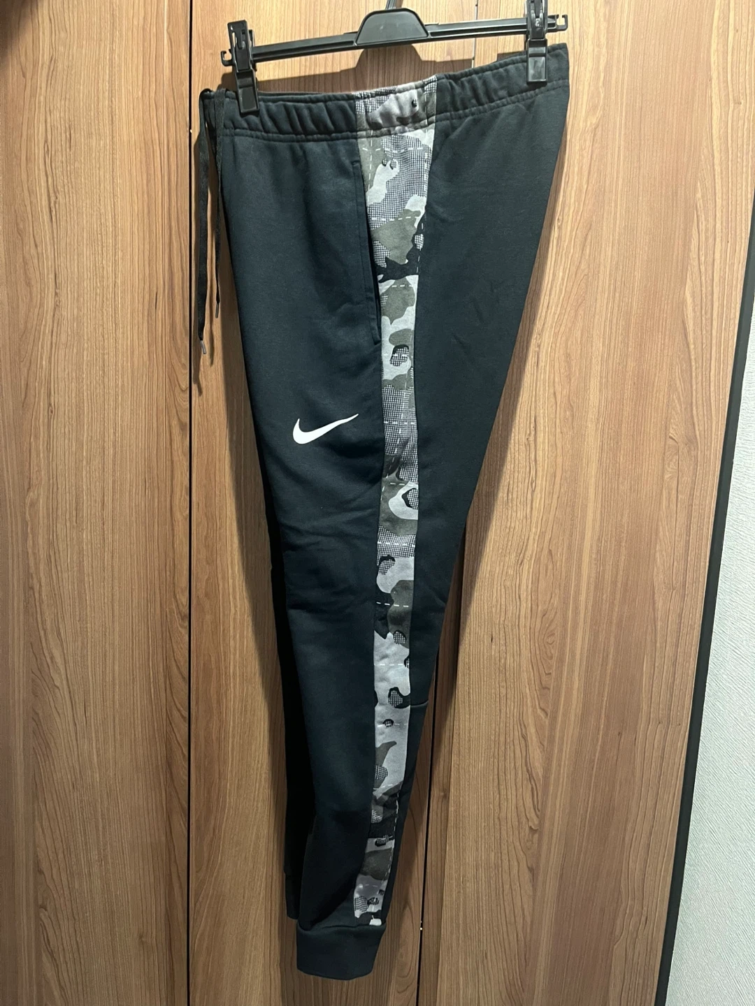 NIKE ナイキ スウェット ジョガーパンツ ブラック カモフラ柄の写真4枚目