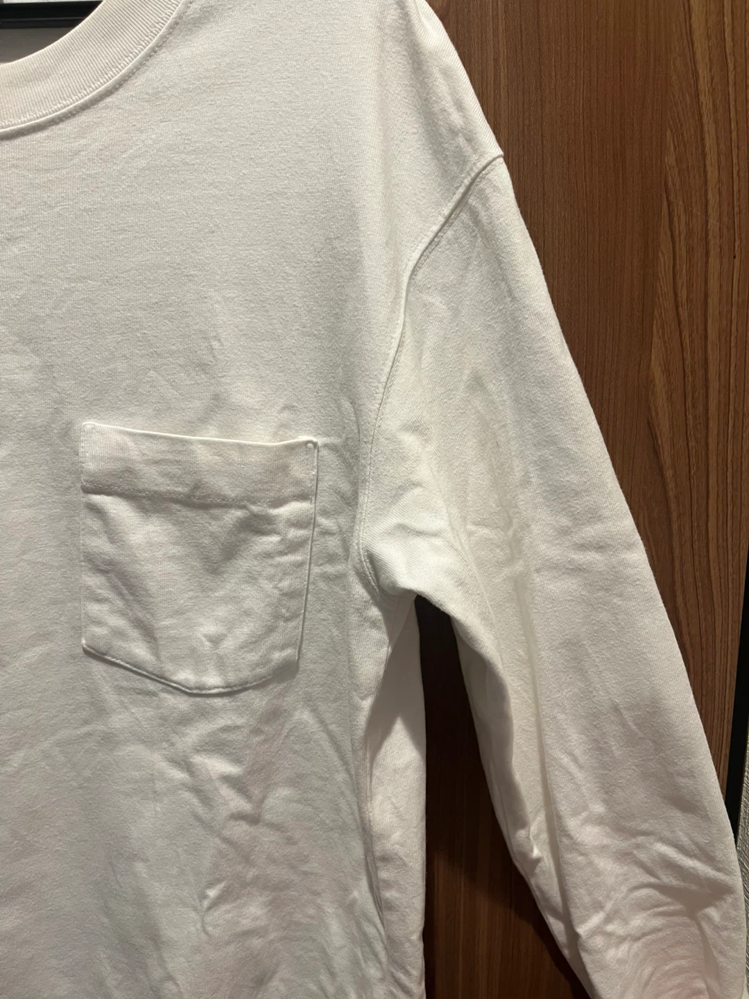 ユニクロ ウォッシュコットンクルーネックTシャツ 長袖 ホワイト 471763の写真5枚目